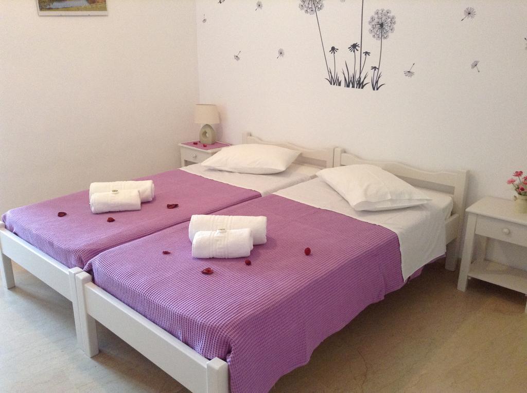 Nikoletta Rooms Paro Esterno foto