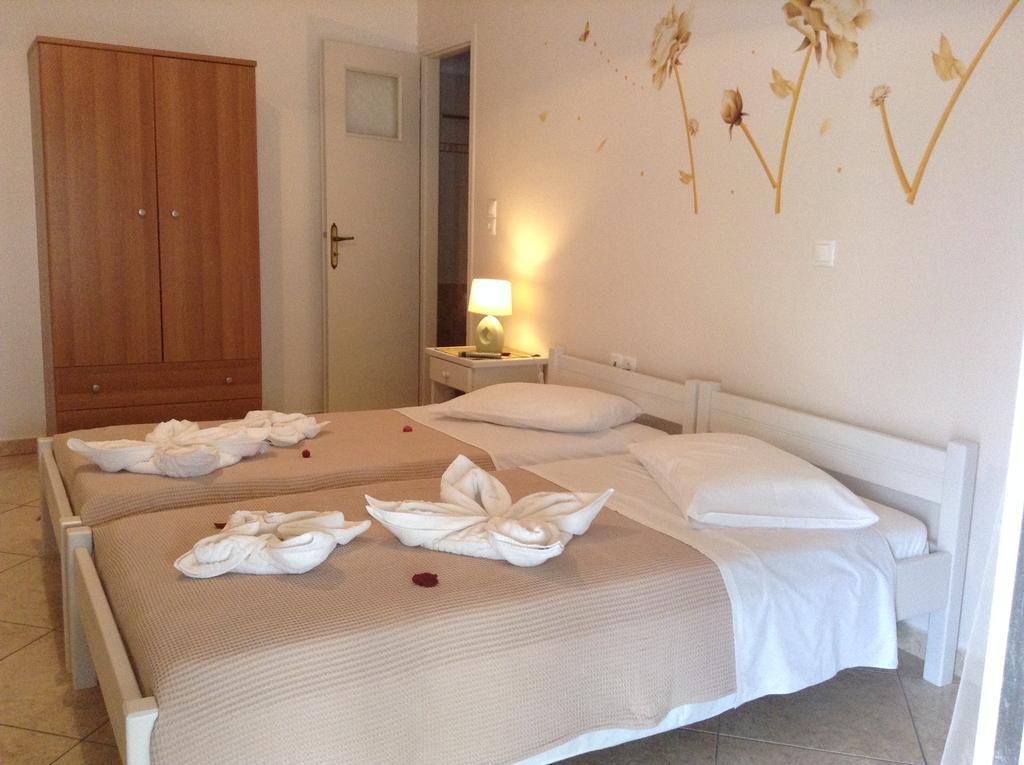 Nikoletta Rooms Paro Esterno foto