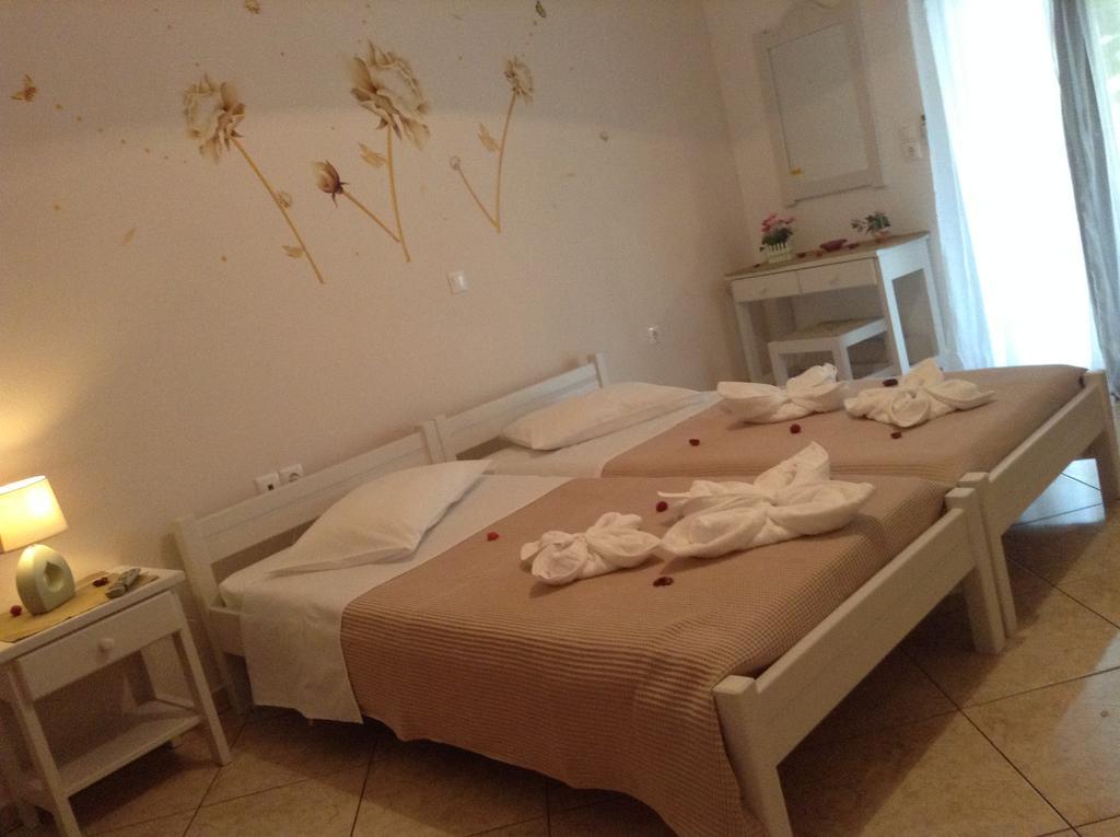 Nikoletta Rooms Paro Esterno foto