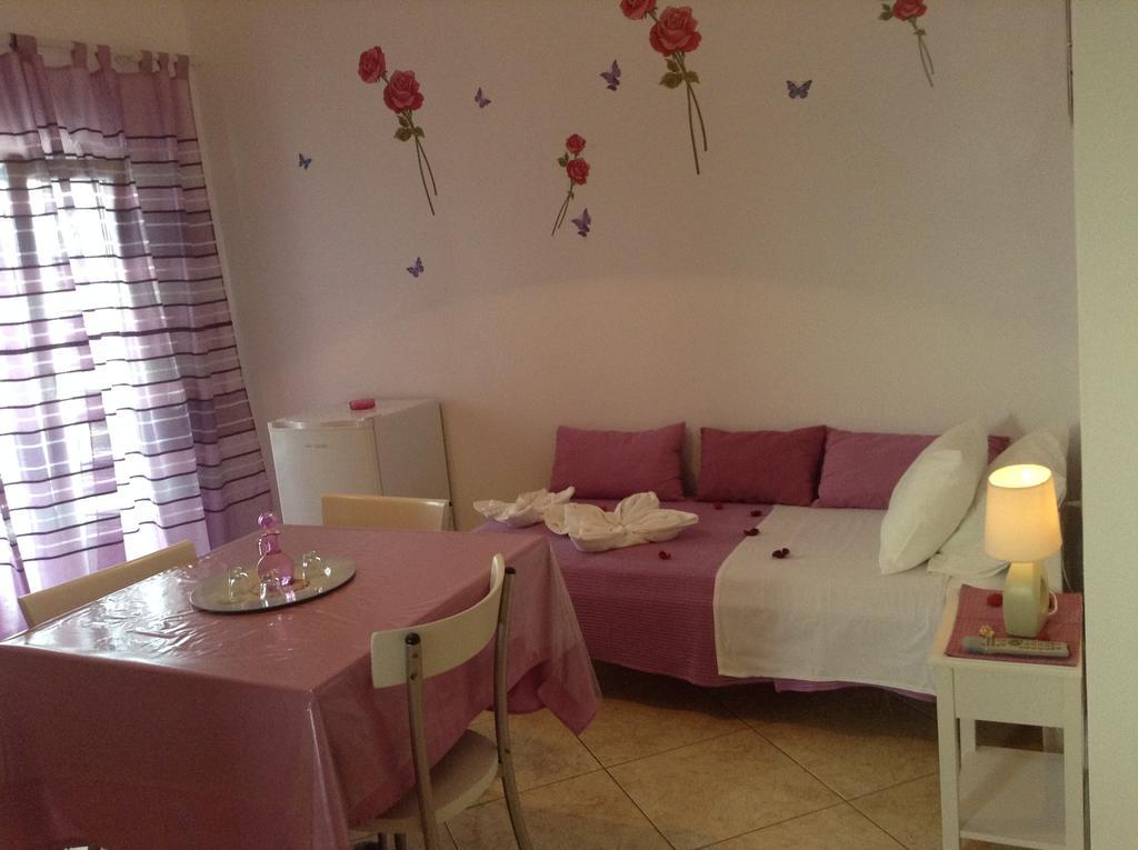 Nikoletta Rooms Paro Esterno foto