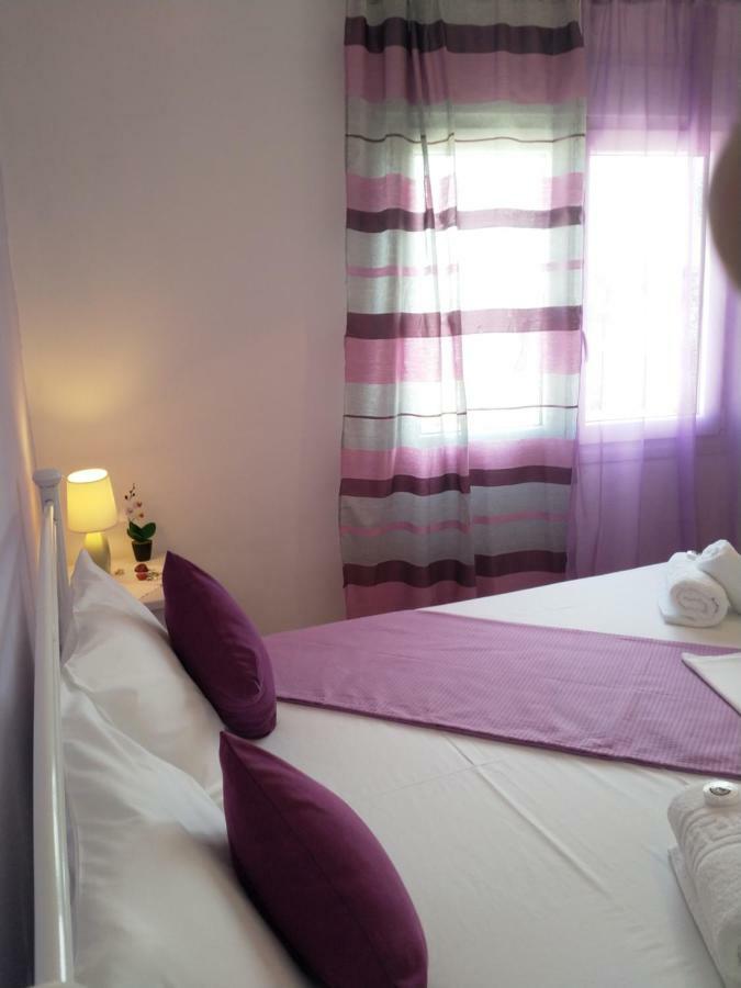 Nikoletta Rooms Paro Esterno foto