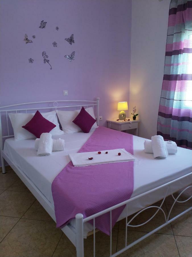 Nikoletta Rooms Paro Esterno foto